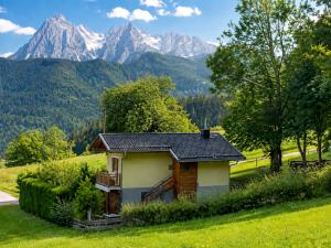 Zirmklanghütte am Tennengebirge Selbstversorgerhütte im Tennengebirge mieten